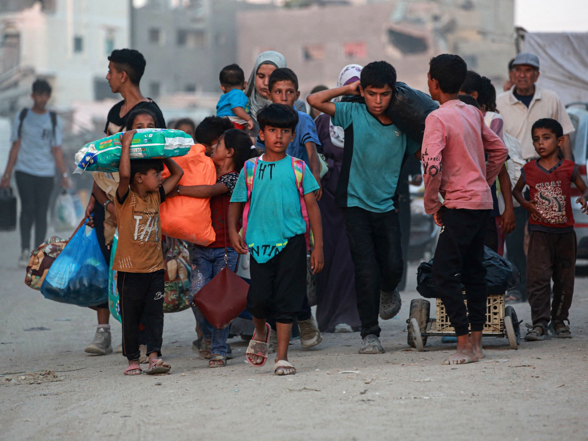 Thousands flee southern Gaza as Israel mounts new assault | Israel-Palestine conflict News
