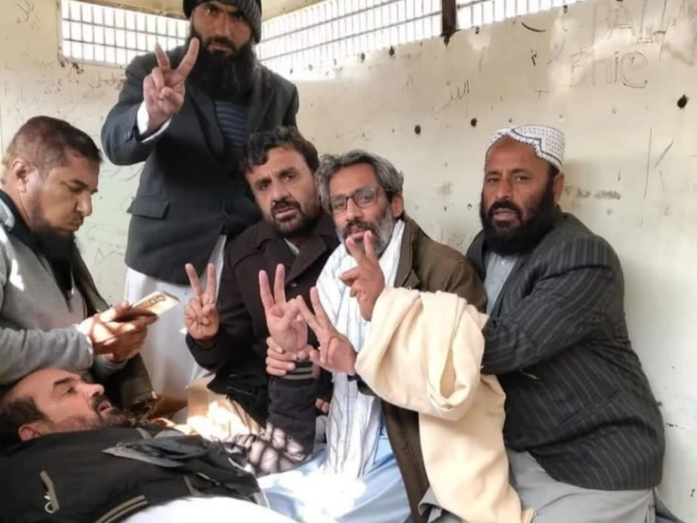 Police arrest leaders as govt employees’ protest intensifies in Quetta