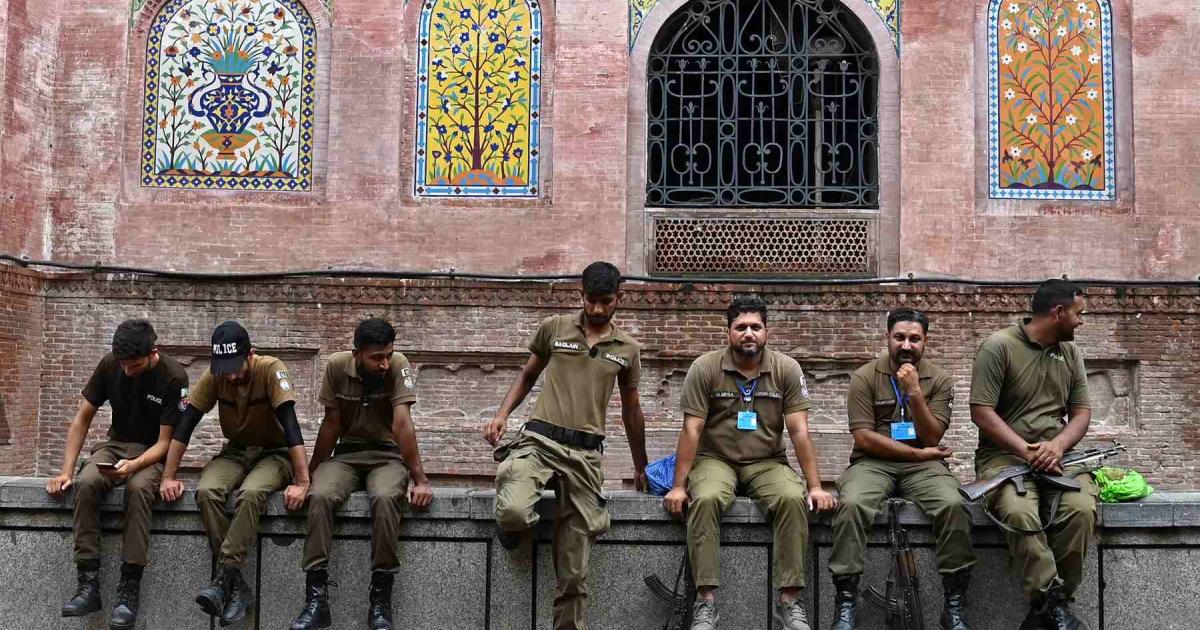 جو پولیس اہلکار شہریوں کو سر نہ کہے اسے پبلک ڈیلنگ سے ہٹایا جائے: وزیراعلیٰ پنجاب­­