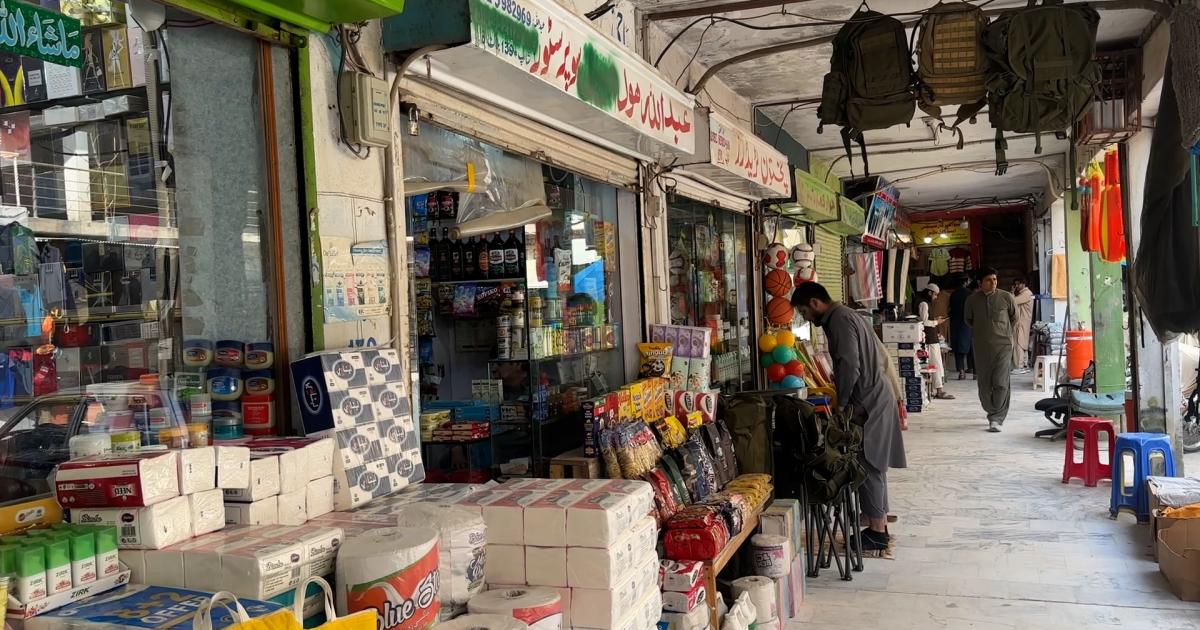 پشاور: کارخانوں مارکیٹ میں بعض ایرانی اشیا نایاب تو کچھ کی قیمتیں بڑھ گئیں