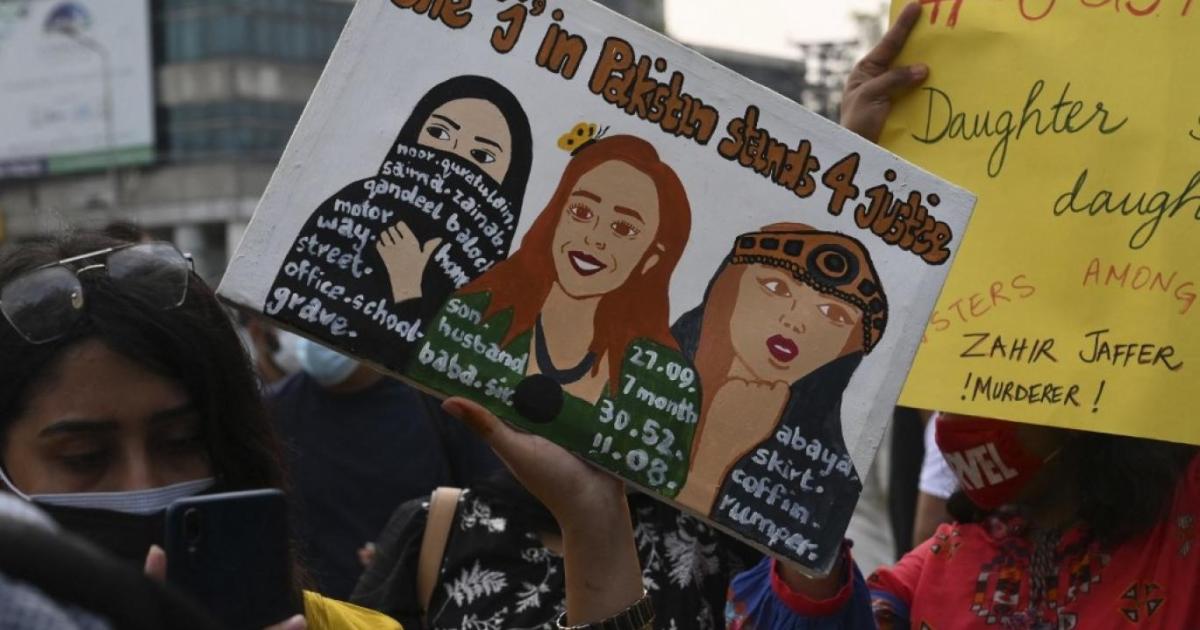 لڑکی پر تشدد کی وائرل ویڈیو کے معاملے میں کسی نے مقدمہ درج نہیں کرایا: بنوں پولیس