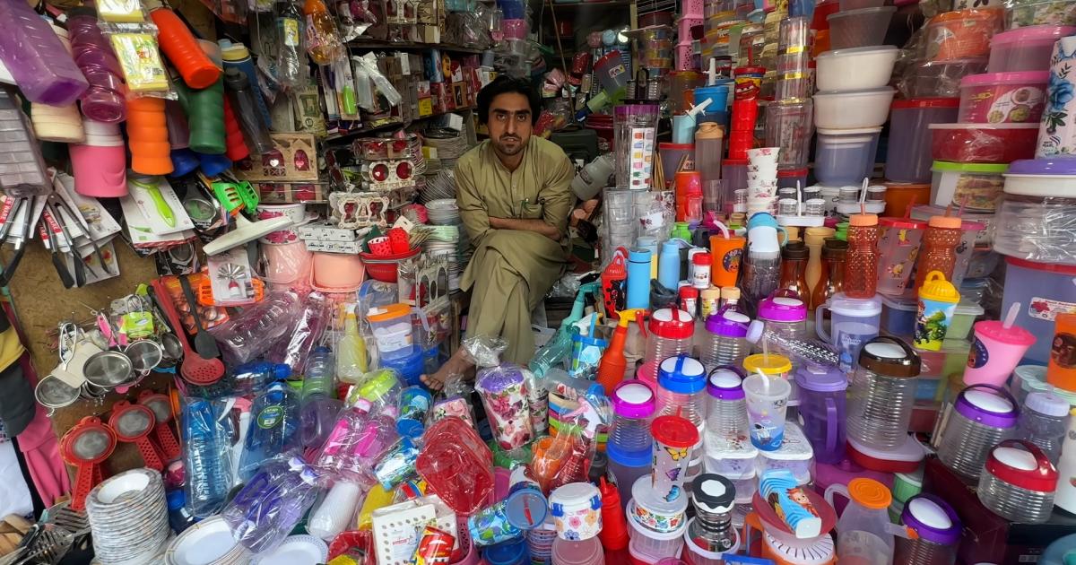 آبنائے ہرمز کی بندش: پاکستان میں پلاسٹک کی صنعت پر کیا اثر پڑ سکتا ہے؟