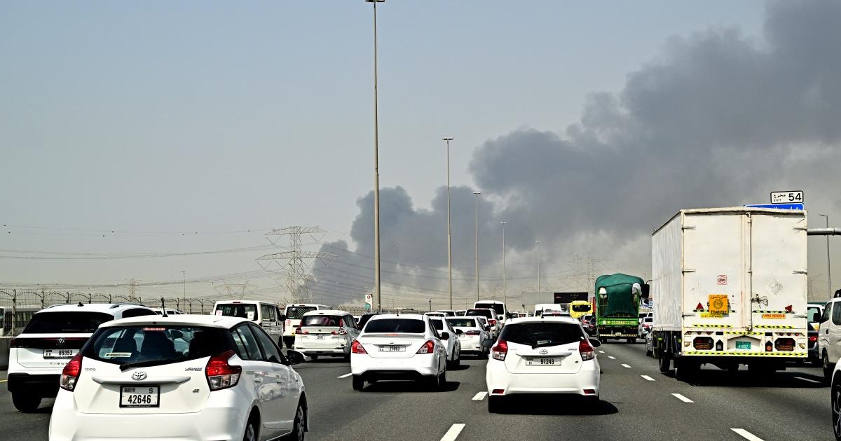 لائیو اپ ڈیٹس: دبئی میں دھماکوں کی آوازیں، ابوظبی میں ایک اور پاکستانی کی موت