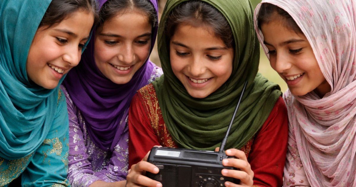افغانستان کے دیہی علاقوں میں ریڈیو لڑکیوں کی تدریس کا متبادل ذریعہ بن گیا