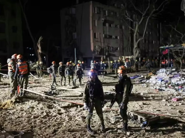 Iran missile strikes wound over 100 in two south Israel towns