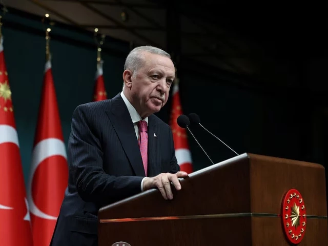 Turkiye navigating Mideast conflict cautiously, prudently, not falling into traps: Erdogan