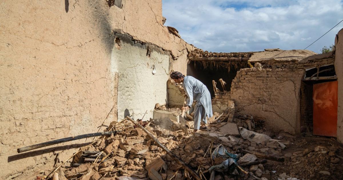 افغانستان زلزلہ: ایران سے لوٹنے والے پناہ گزین خاندان کے آٹھ افراد مرنے والوں میں شامل