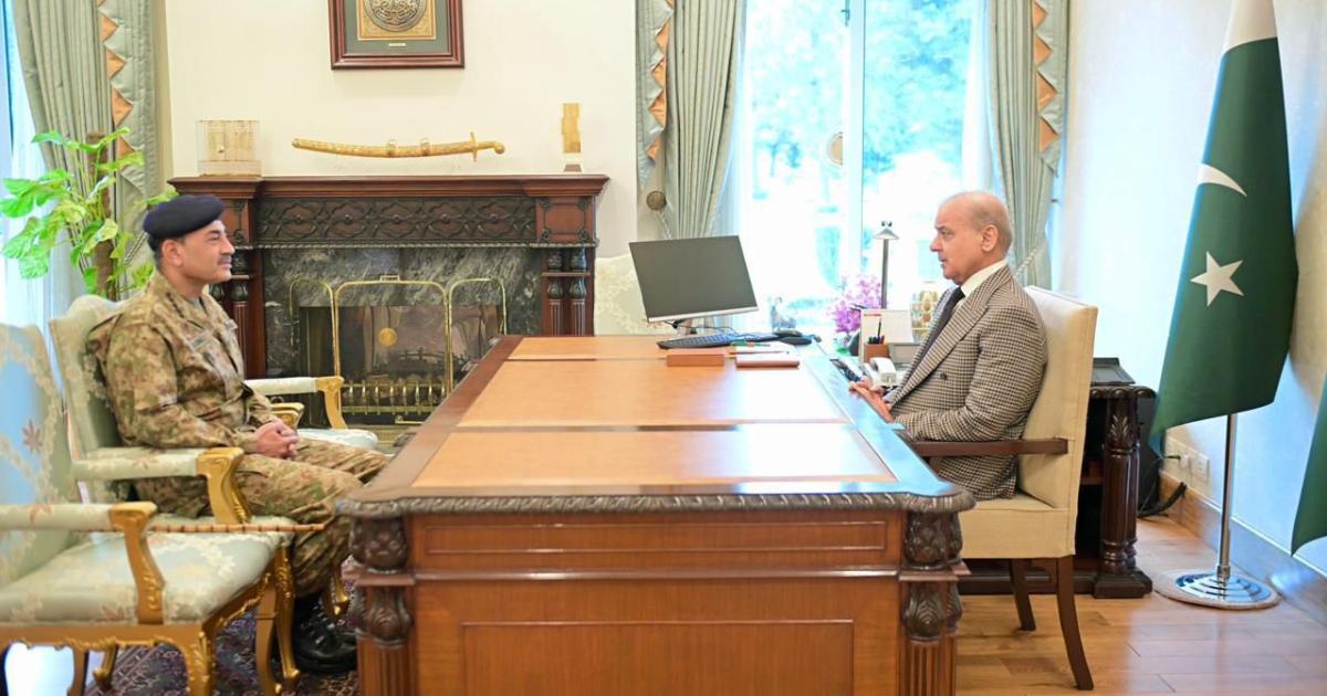 وزیراعظم، فیلڈ مارشل ملاقات: امن اور جنگ بندی برقرار رکھنے کی ضرورت پر زور