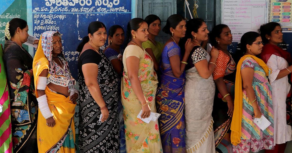 انڈین پارلیمنٹ میں خواتین کی نشستیں 33 فیصد کرنے کا اعلان