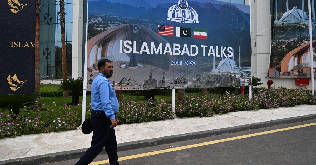 امریکہ، ایران مذاکرات کا دوسرا دور جمعرات کو اسلام آباد میں ہونے کا امکان: اے پی