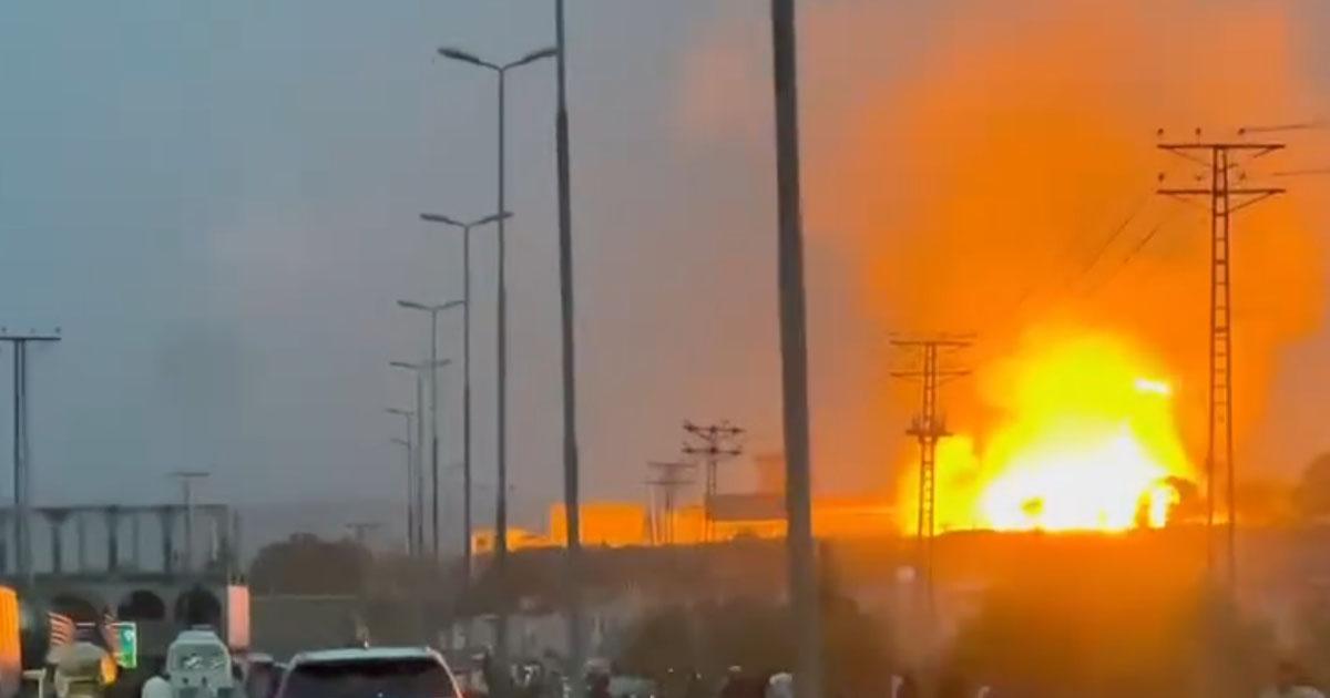 ہری پور صنعتی زون: گیس پائپ لائن میں لگی آگ رہائشی عمارتوں تک پھیلنے سے 8 اموات