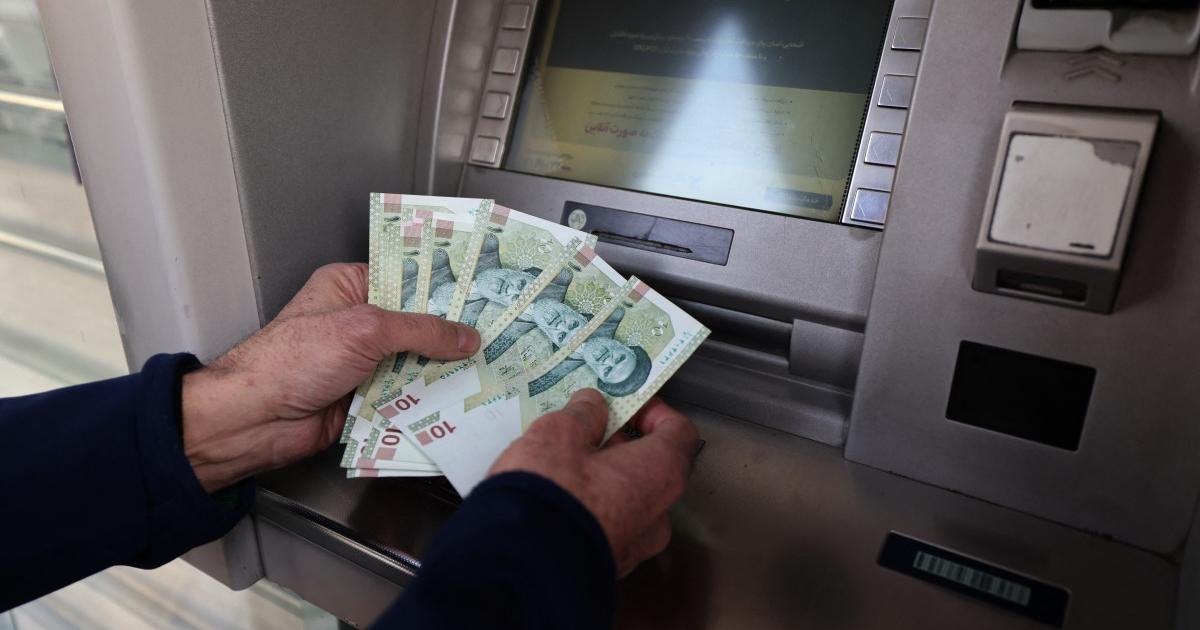 امریکی پابندیوں کے 47 سال: ایرانی معیشت کو چار ٹریلین ڈالر نقصان کی کہانی