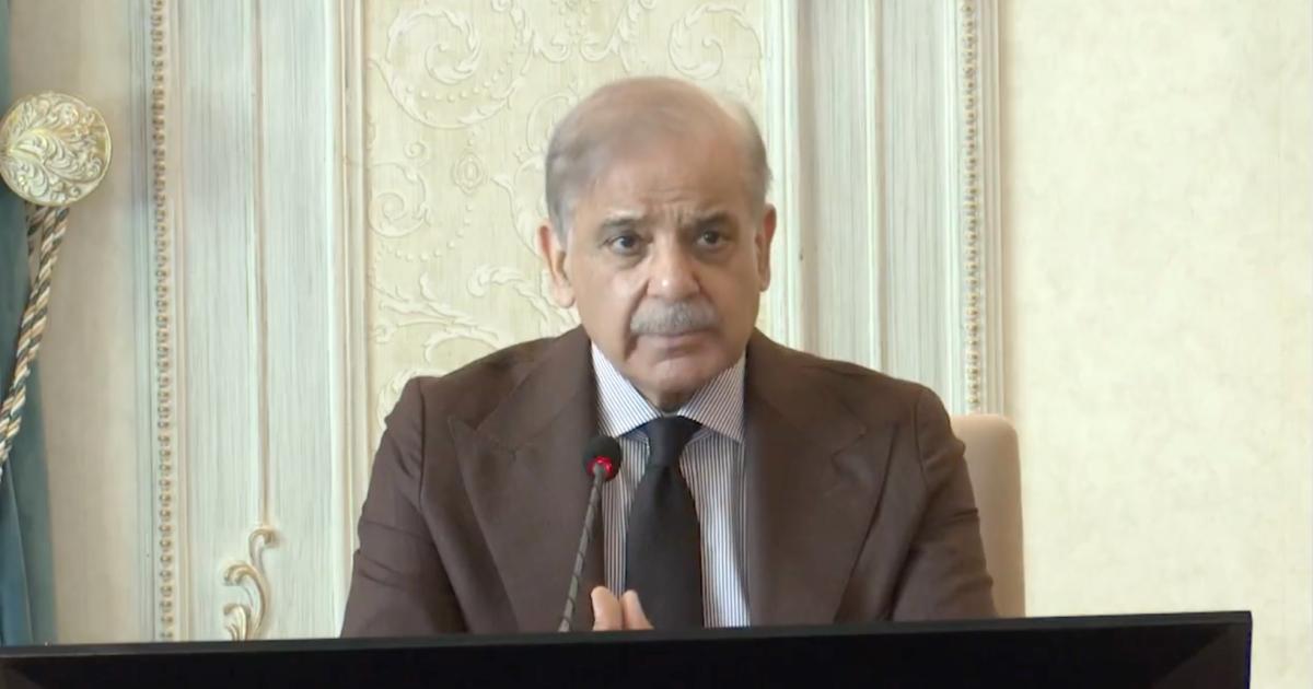 پاکستان کا ہفتہ وار تیل کا بل 30 سے بڑھ کر 80 کروڑ ڈالر ہو گیا ہے: وزیراعظم