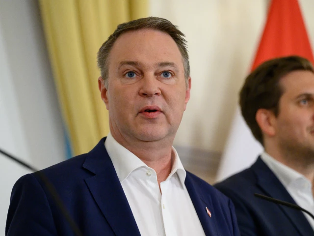 'We are not part of Trump's chaotic policy,' says Austria's vice chancellor