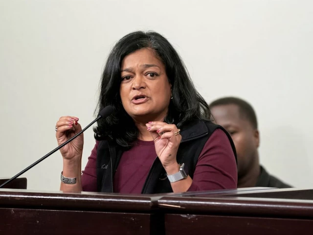 US Democratic lawmakers visit Cuba, call on Trump to ‘bring the rhetoric down’