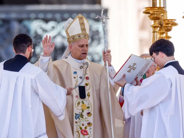 On Easter, Pope Leo urges world leaders to end wars, renounce conquest