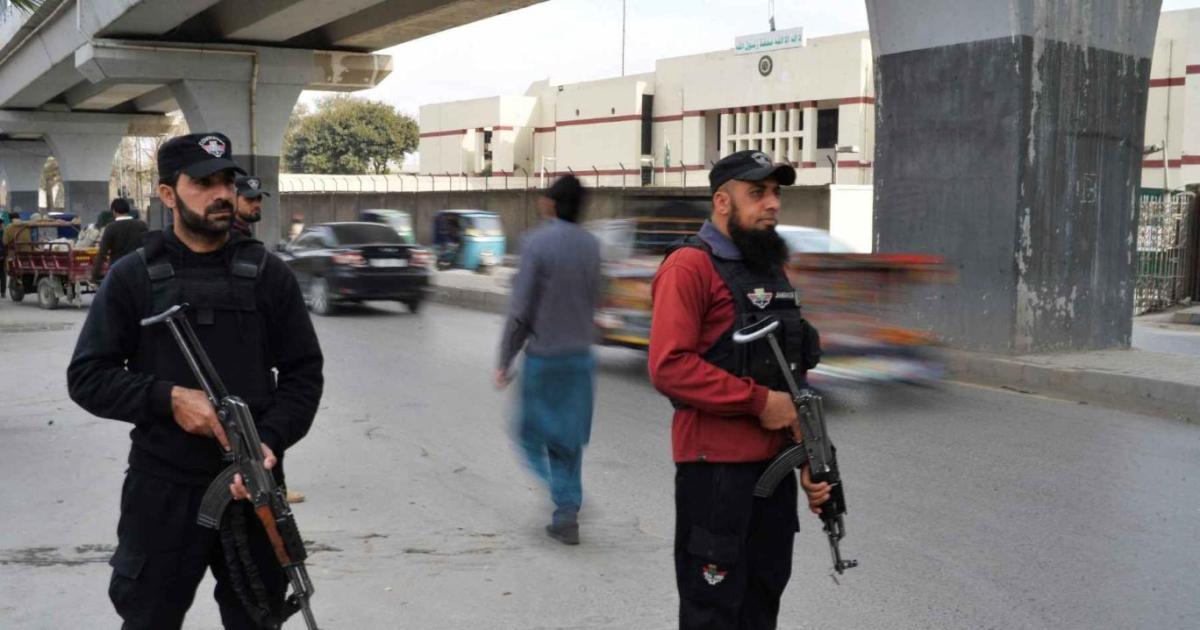 ہنگو کے بازار میں مارٹر حملہ، بچوں سمیت چھ افراد چل بسے: پولیس
