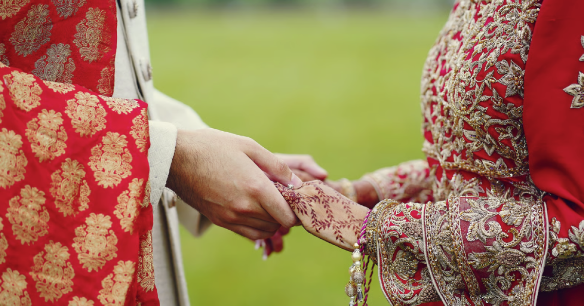 ’رشتہ آنٹیوں‘ سے ’رشتہ ایپس‘ تک: بدلتا ہوا سماجی سفر