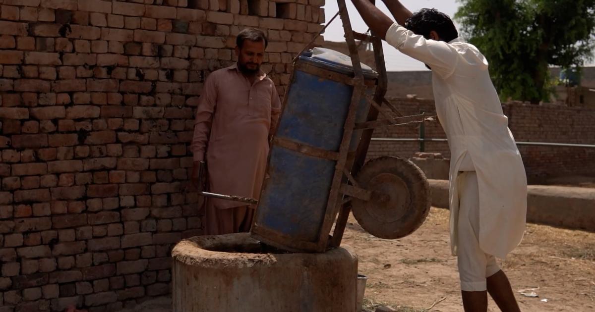 ملتان: بائیو گیس پلانٹ سے چار گھروں کا چولہا کیسے جل رہا ہے؟