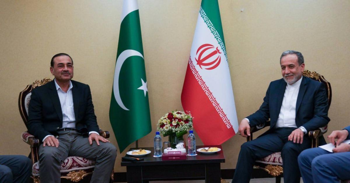 امریکہ ایران ثالثی کوششیں: فیلڈ مارشل عاصم منیر کی ایرانی وزیر خارجہ سے ملاقات