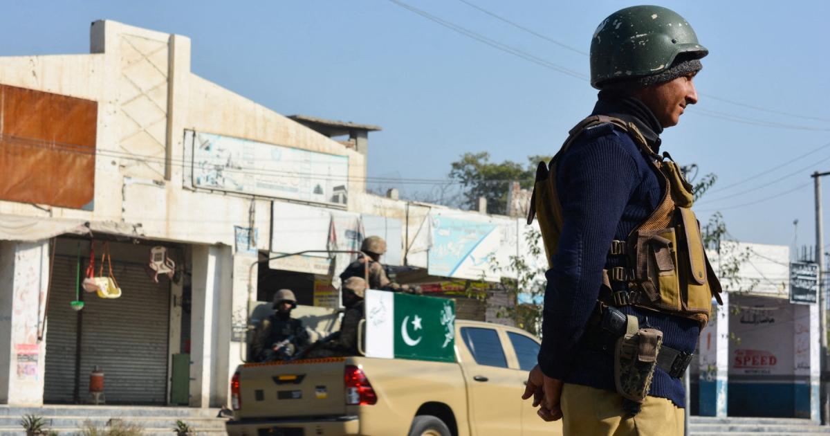 بنوں میں انٹیلی جنس بیسڈ آپریشن، 8 سے زائد عسکریت پسند مارے گئے: پولیس