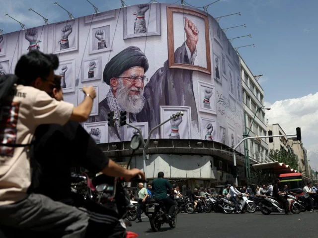 US, world await Iran response to latest deal offer