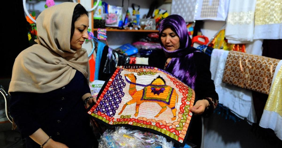 افغان کاروباری خواتین کی کارکردگی مردوں سے بہتر: عالمی بینک