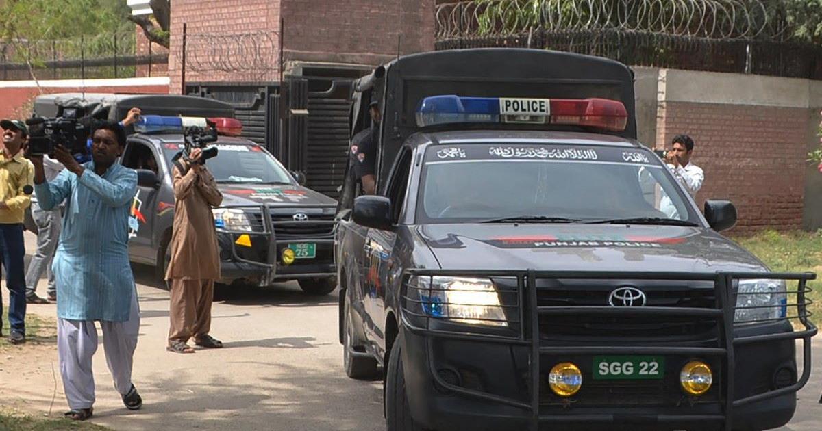 مردان: پولیس اہلکار نے ’سخت عقائد‘ پر گردوارے کے نگران سکھ جوڑے کو قتل کیا
