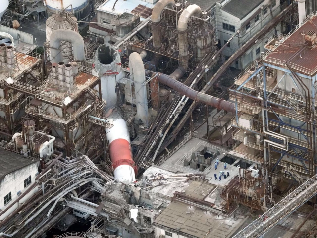 Powerful quake hits southern Japan, deaths feared in shopping mall explosion