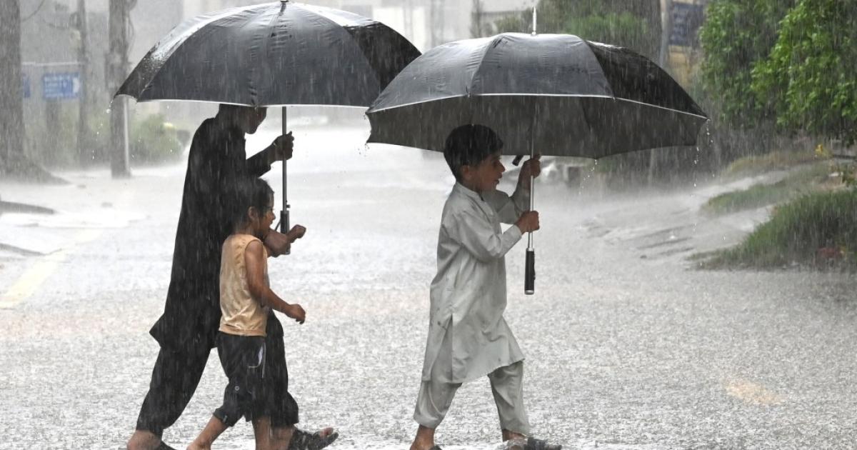 بارشوں سے 108 اموات، دریاؤں میں پانی کا بہاؤ محفوظ حدود میں: پاکستان