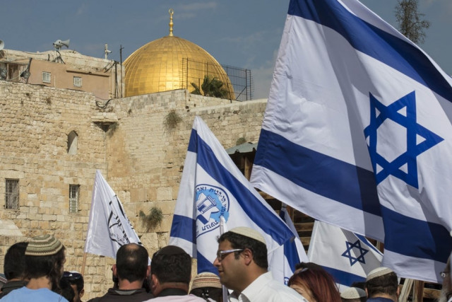 Israeli occupiers storm Al-Aqsa Mosque, chant provocative slogans