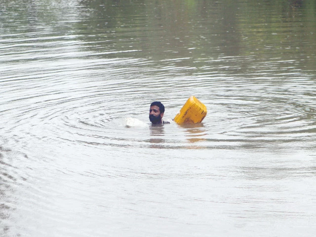 Ten more die as monsoon death toll tops 100