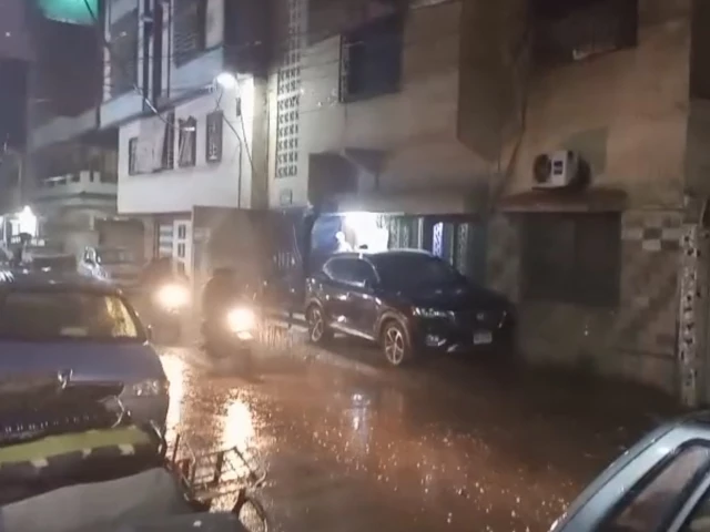 Karachi receives unforecast monsoon rain as PMD predicts more showers