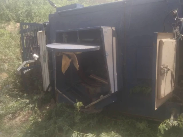 Two policemen killed, two injured in suspected IED attack in K-P’s Tank