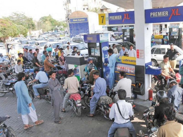 Govt reduces petrol price by Rs3.19, HSD by Rs1.50 for August 7