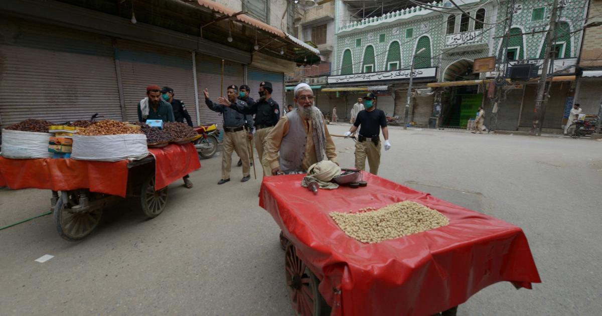 ’پکڑ دھکڑ نہیں ہو گی‘: خیبرپختونخوا میں ریڑھی بانوں کے تحفظ کا قانون