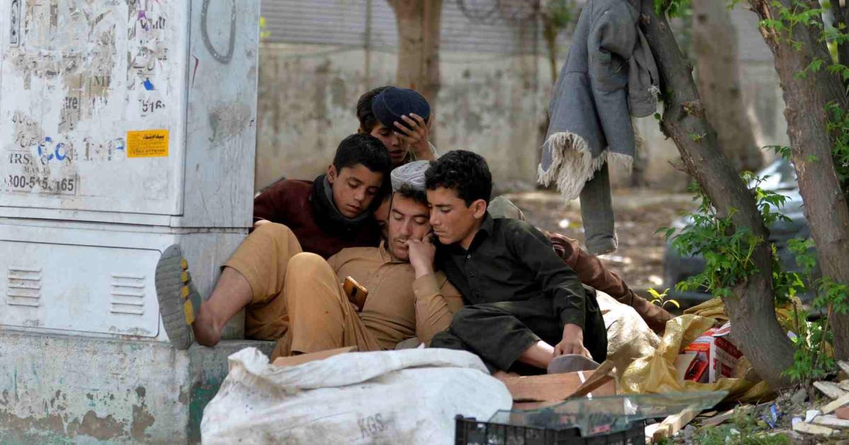 کم عمر بچوں کے سوشل میڈیا اکاؤنٹس پر پابندی کے لیے عدالت میں درخواست
