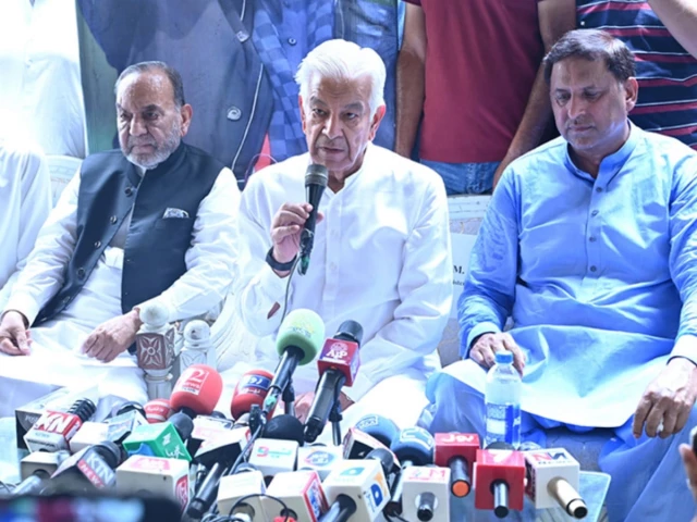 Khawaja Asif says PML-N set to form next AJK govt, calls turnout ‘encouraging’