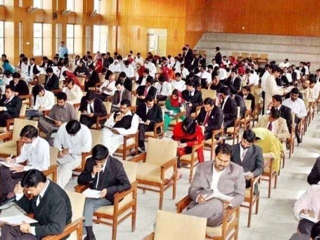 Govt holds line on CSS age limit