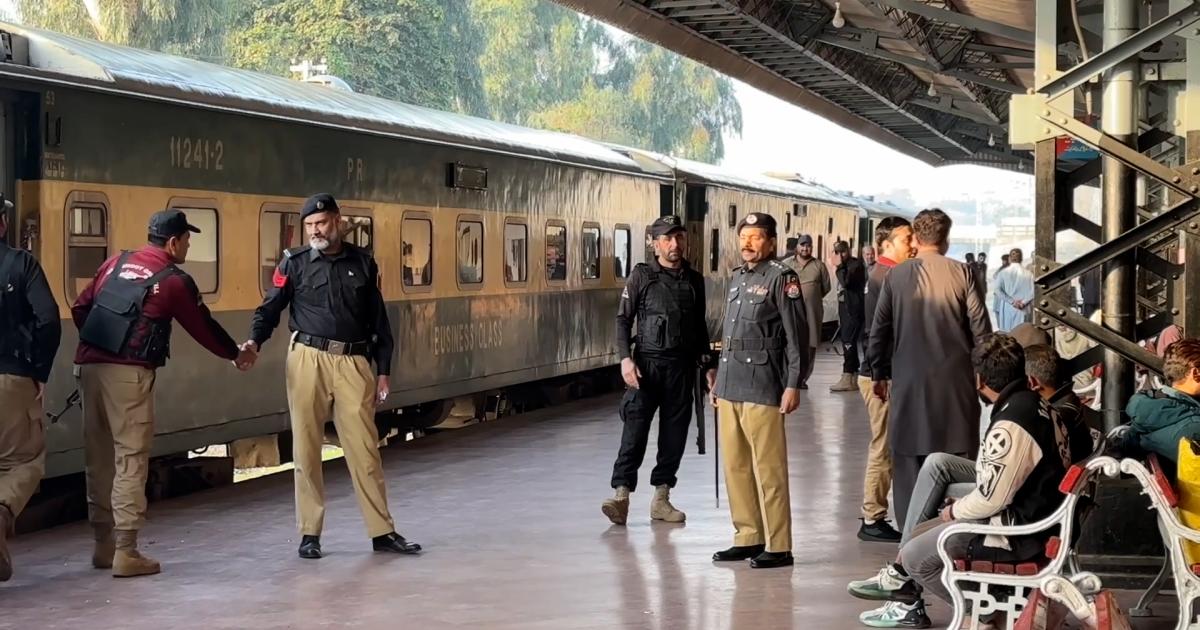 پشاور ویلی ریل منصوبہ: قریبی اضلاع کو جوڑنے کی کوشش