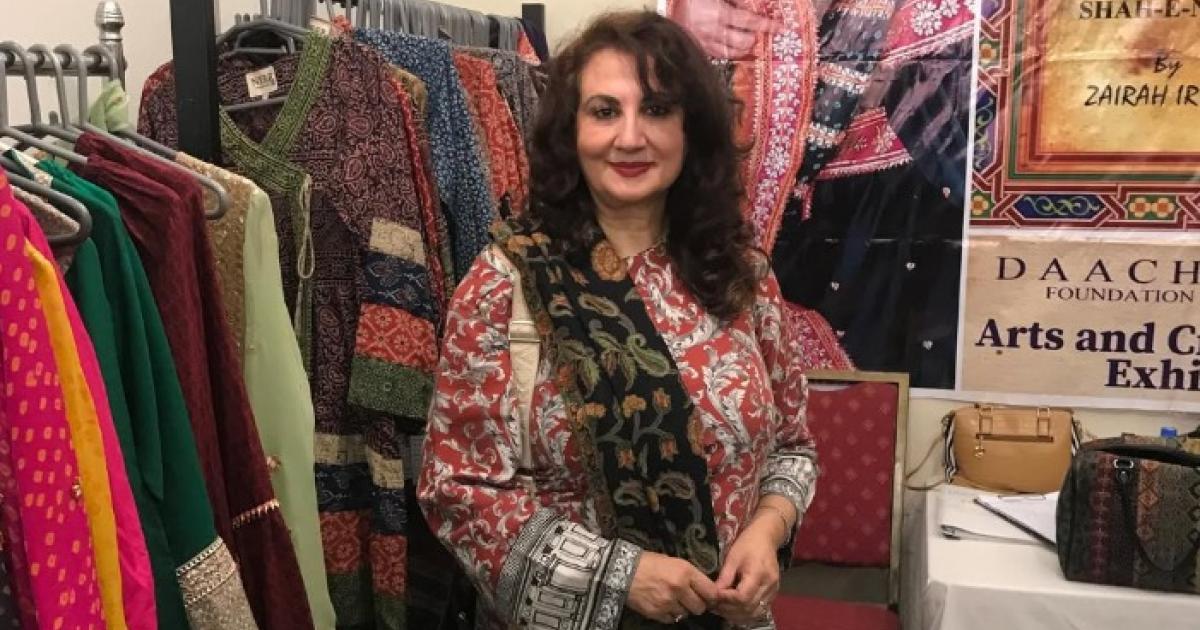 پردے کے پیچھے طمانچے | Independent Urdu