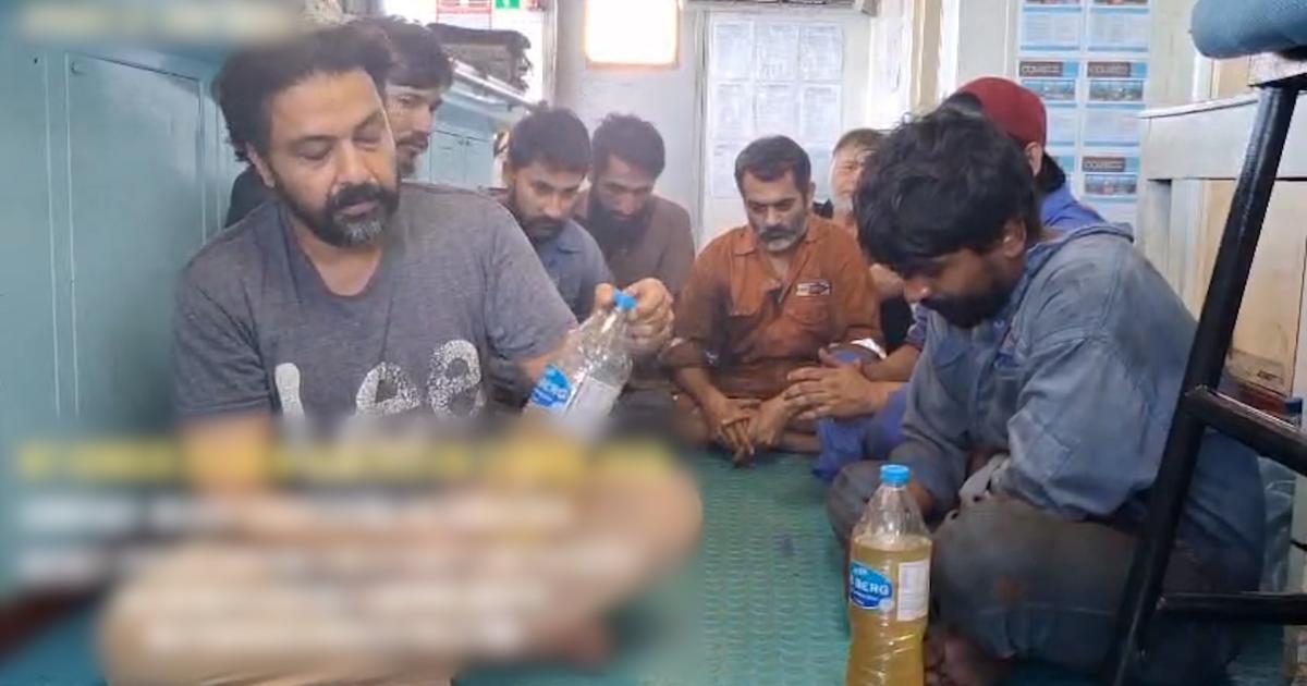صومالی قزاقوں کے قبضے والے بحری جہاز پر اموات کی تصدیق کر رہے ہیں: پاکستان