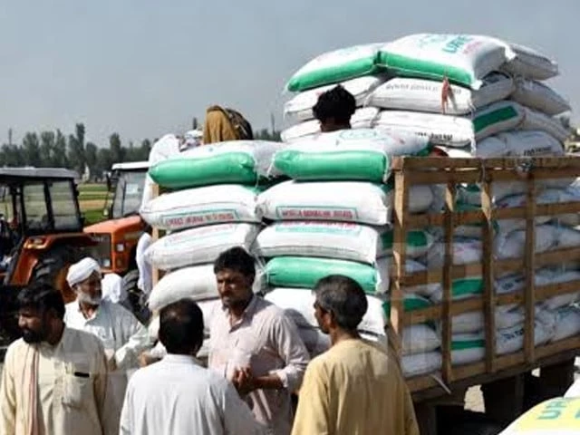 ‘Fertilizer bag may get Rs700 costlier’