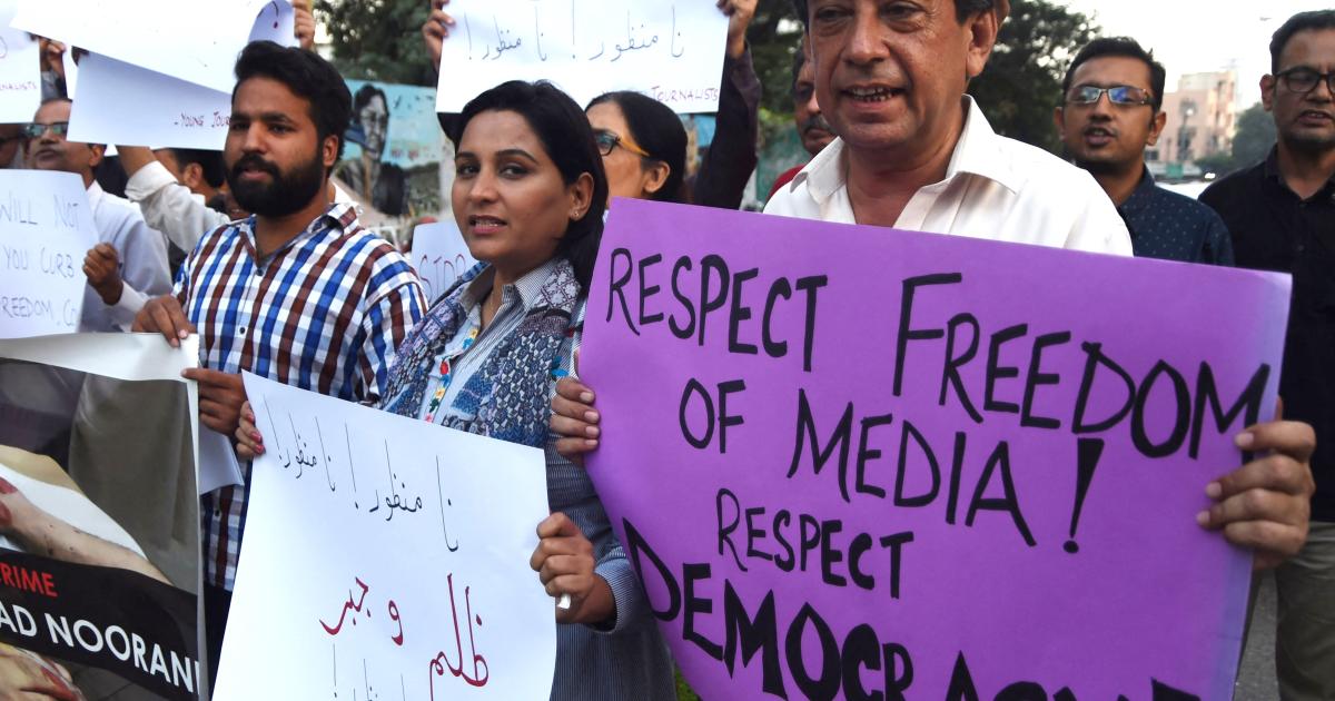 بلوچستان میں صحافیوں کے لیے کوریج مزید مشکل کیوں ہوگئی؟