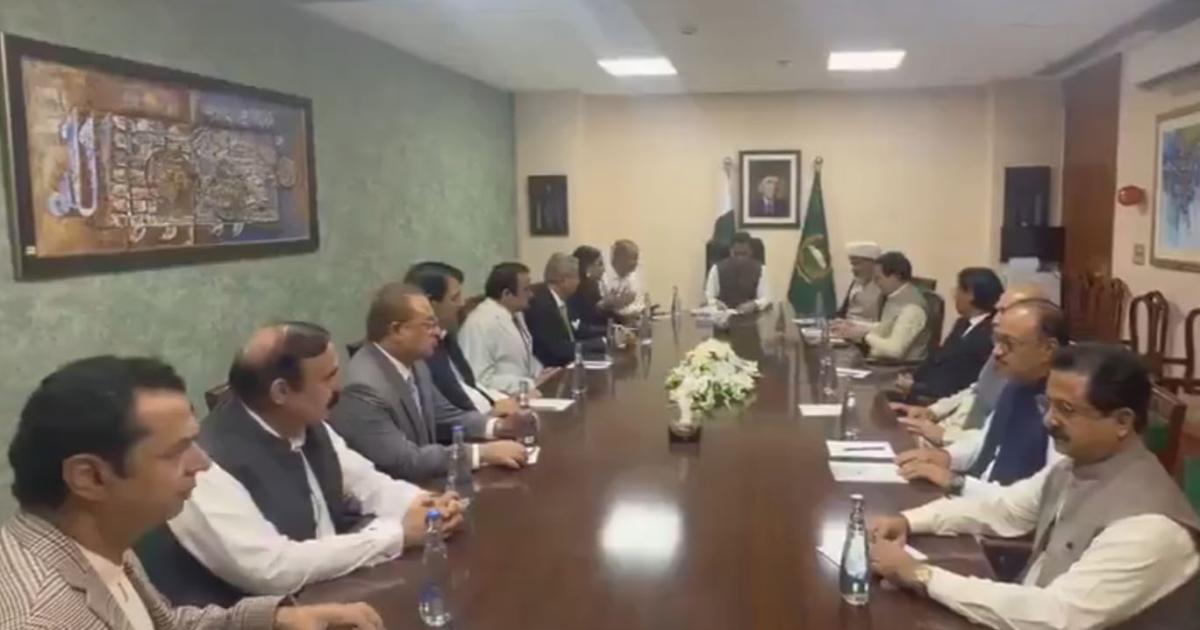 چار اکتوبر کا لانگ مارچ: حکومت اور پی ٹی آئی آج پھر مذاکرات کی میز پر