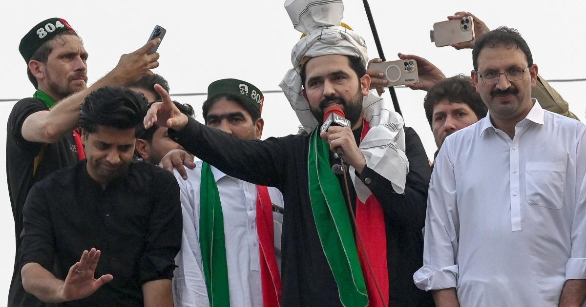 خیبرپختونخوا میں گورنر راج یا ایمرجنسی کی مخالفت کی جائے گی: تحریک انصاف