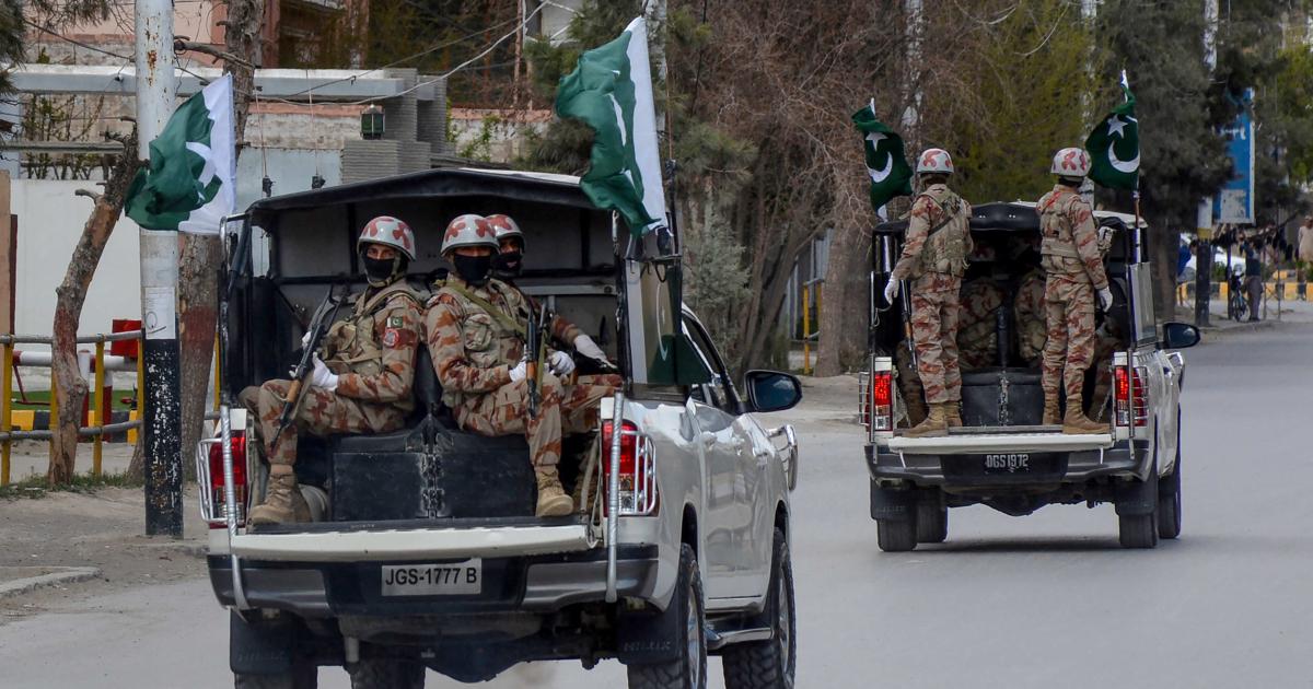 بلوچستان میں دو الگ کارروائیوں میں ایک میجر کی موت، چار ’دہشت گرد‘ مارے گئے: فوج