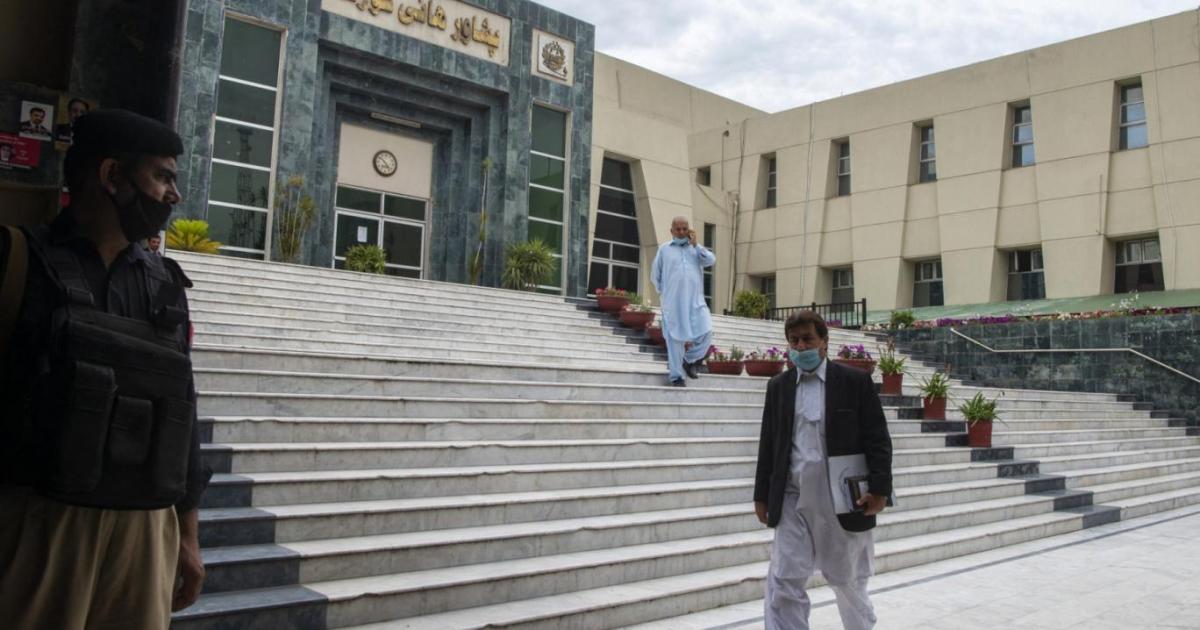 پشاور: خیبرپختونخوا میں ایمرجنسی، گورنر راج پر وفاقی حکومت کو نوٹس  