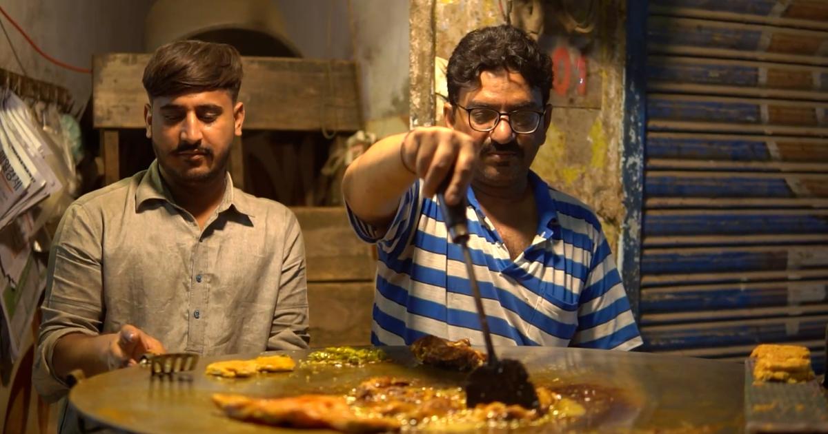 سٹیج کی چکاچوند سے ’مرغ پیس‘ کی دکان تک: ملتان کے فن کار جمیل بھٹہ کی کہانی