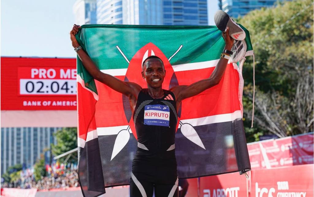 Kipruto claims Chicago Marathon as Feysa defends women’s title